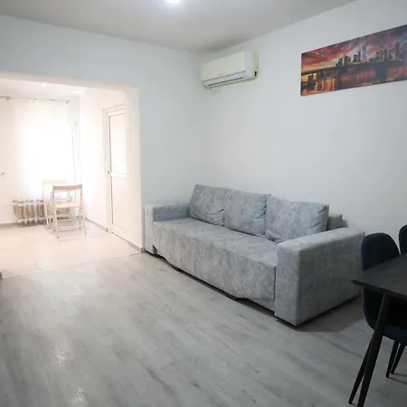 1 Min Walk To Apartment Sarandë