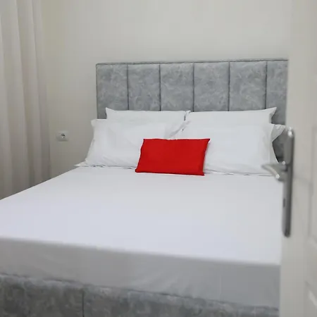 1 Min Walk To Sarandë